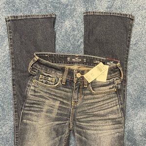 NWT Hollister Low rise, boot-cut jeans size 00S